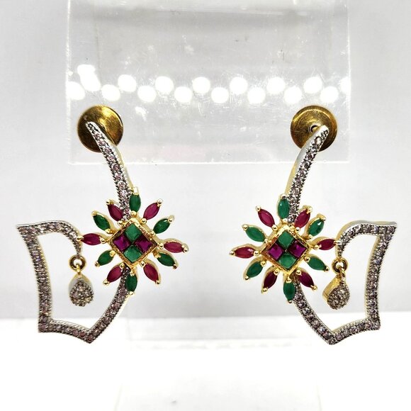 BIG GOLD TONE EAR RINGS WITH LOW QUALITY EMERALDS AND RUBIES? AND SPARKLING CRYS - Picture 3 of 7